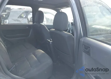 2009 Ford Escape Xlt z USA, uszkodzony, nr VIN 1FMCU03789KC48309